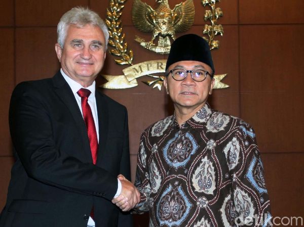 Zulkifli Hasan Terima Presiden Senat Ceko
