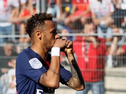 Si Merah Tak Mau Terperdaya Aksi Tipu-Tipu Neymar