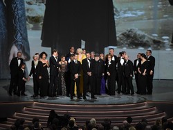 Tak Ada Kejutan, Emmy Awards Jadi Ajang Glenn Weiss Melamar Pacar