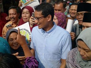 Antusiasme Emak-emak Pedagang Pasar Palembang Didatangi Sandi