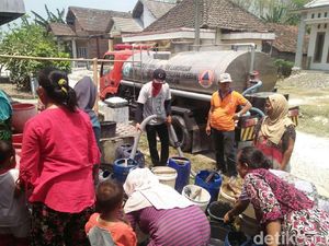 Kekeringan di Lamongan Meluas, 40 Desa Butuh Air Bersih Kekeringan di Lamongan Meluas, 40 Desa Butuh Air Bersih