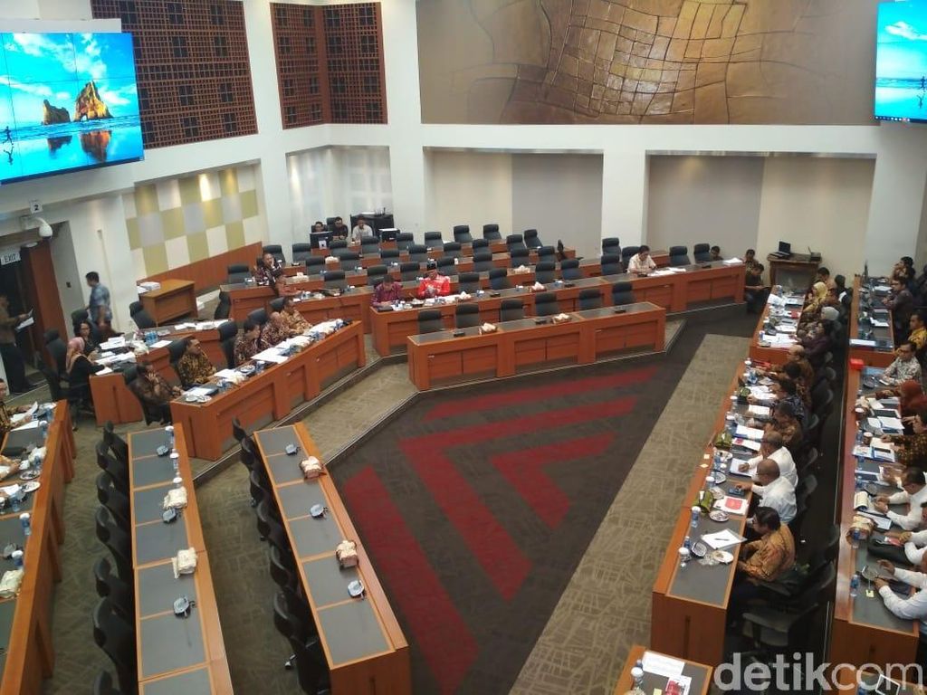 Banggar dan Pemerintah Mulai Perdalam RAPBN 2019 Banggar dan Pemerintah Mulai Perdalam RAPBN 2019