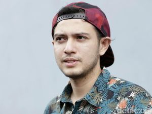 Rifky Balweel dan Istri Jauh dari Gosip, Nyatanya Saling Cemburuan Rifky Balweel dan Istri Jauh dari Gosip, Nyatanya Saling Cemburuan