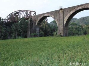 Jalur KA Cibatu-Garut Direaktivasi, 1.500 Rumah Warga Ditertibkan Jalur KA Cibatu-Garut Direaktivasi, 1.500 Rumah Warga Ditertibkan