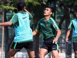 Putra legenda Timnas Indonesia Bejo Sugiantoro itu sempat dibekap cedera telapak kaki. Cedera itu memaksa Rian absen beberapa bulan.