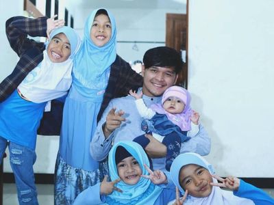 Suami Anisa Rahma Kebapakan Banget, Ini Buktinya
