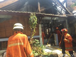 Korsleting Listrik, 4 Rumah dan 1 Warung di Pulogadung Terbakar