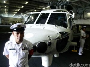 Mengintip Kapal Induk Helikopter Jepang di Teluk Jakarta