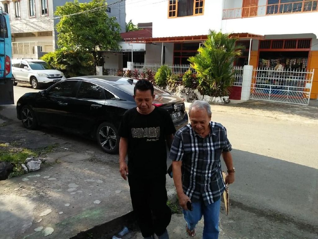 Cerai dari Istri Usia 25 Tahun, Kakek 75 Tahun Mau Nikah Lagi Cerai dari Istri Usia 25 Tahun, Kakek 75 Tahun Mau Nikah Lagi