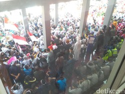 Ribuan Guru Honorer Desak Plt Kadisdik Garut Diberhentikan