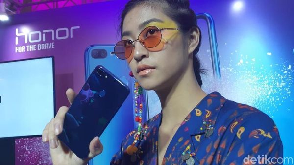 Lebih Dekat dengan Si Cantik dari Honor