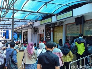 Jelang Pembukaan CPNS, Pemohon SKCK di Bandung Membeludak Jelang Pembukaan CPNS, Pemohon SKCK di Bandung Membeludak