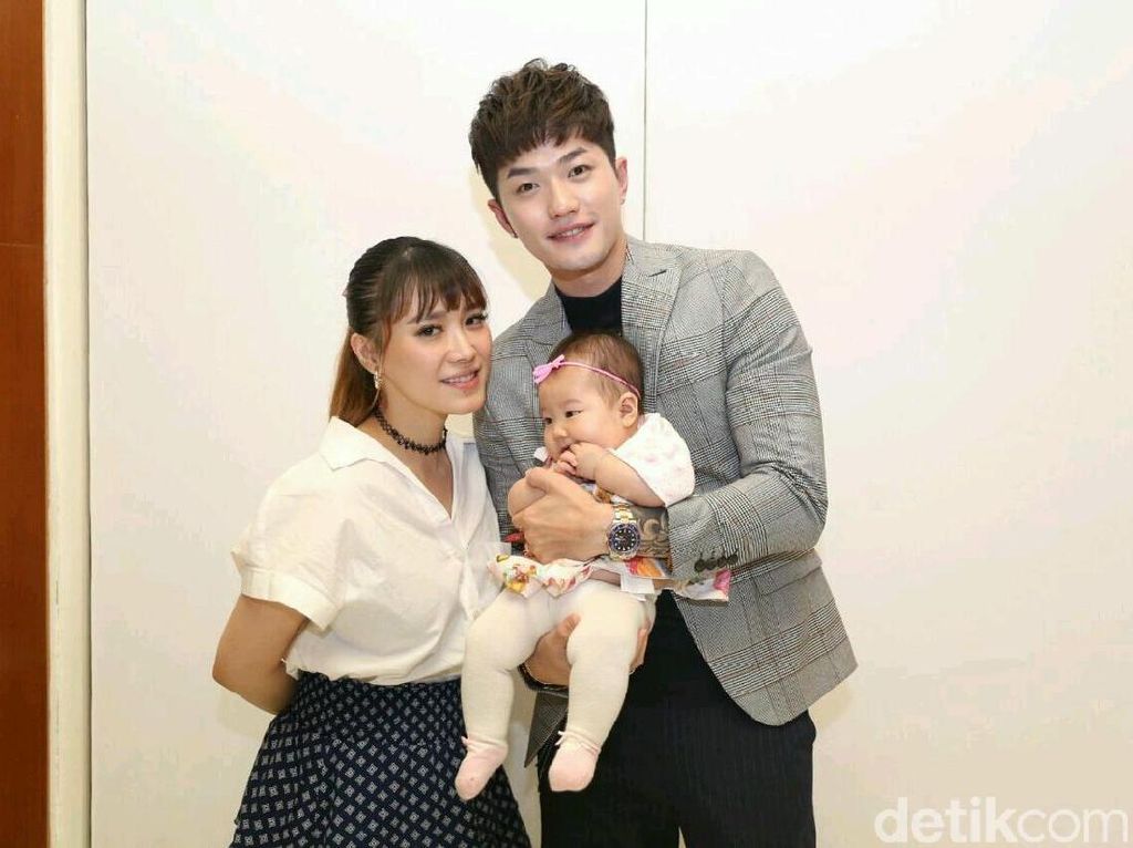 Bantah Selingkuh dengan Lee Jeong Hoon, Moa Ungkap Alasan Cerai dari Irwan Bantah Selingkuh dengan Lee Jeong Hoon, Moa Ungkap Alasan Cerai dari Irwan