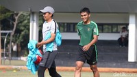 Rian pulih dan bergabung dengan Timnas ke Piala Asia 2018 sejak 13 Agustus lalu. Latihan itu digelar di Lapangan UNY, Yogyakarta.