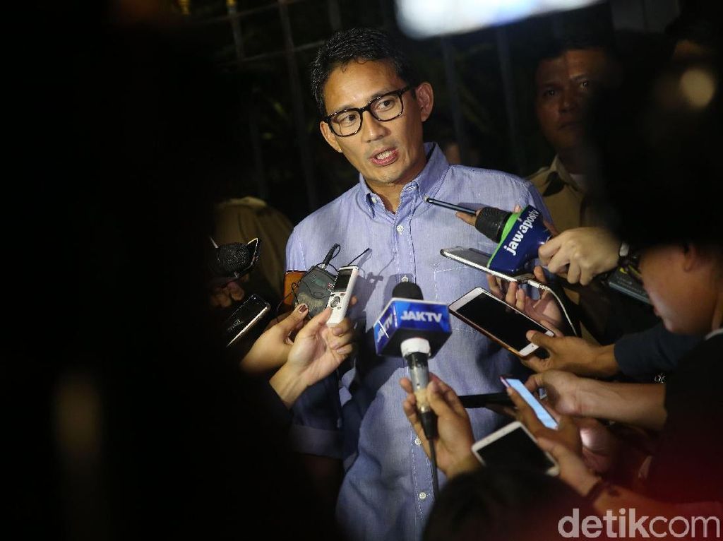 Sandiaga Menepis Pedagang, Mengaku Ubaru Sandiaga Menepis Pedagang, Mengaku Ubaru