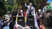 Ribuan Guru Honorer Geruduk Pemda Garut