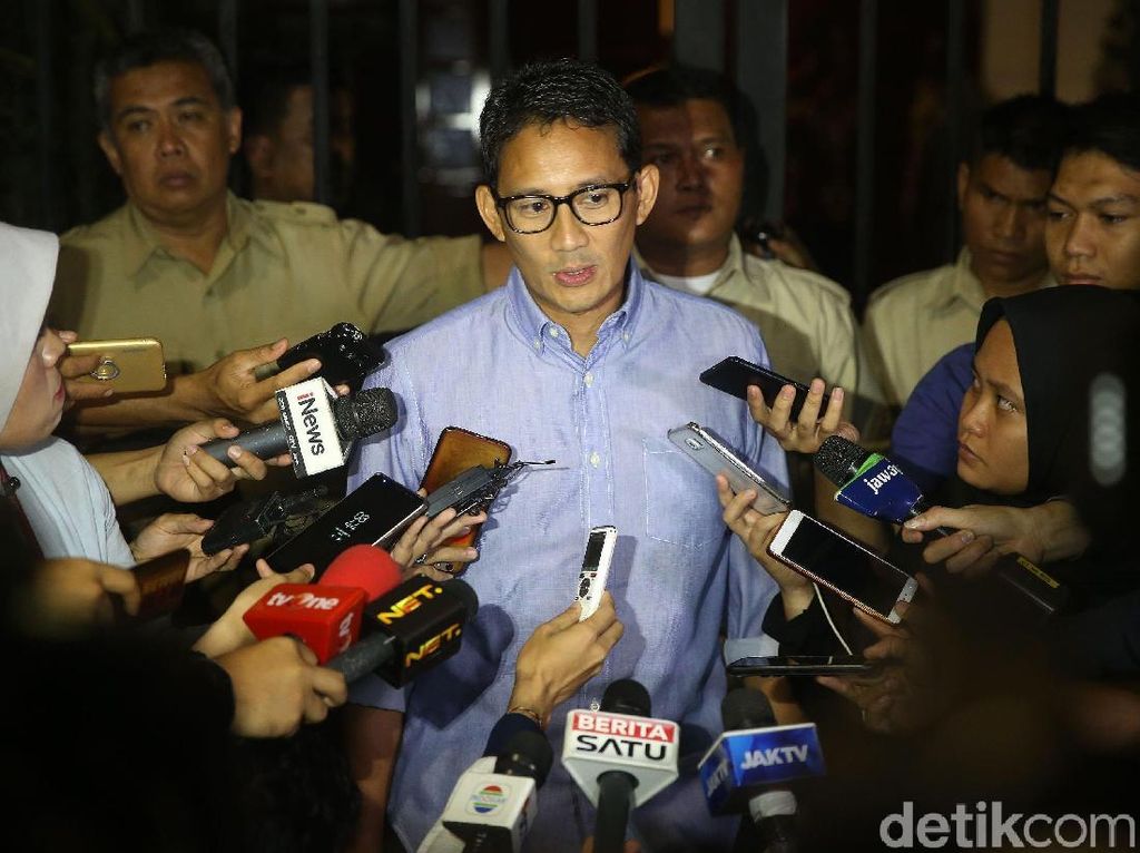 Sandiaga: Pak Prabowo yang Minta Neno Warisman Masuk Timses Sandiaga: Pak Prabowo yang Minta Neno Warisman Masuk Timses