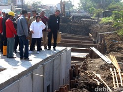 Pengerjaan Box Culvert Sememi Masih 50 Persen, Begini Kondisinya