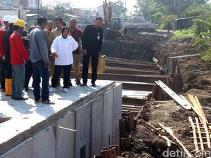 Pengerjaan Box Culvert Sememi Masih 50 Persen, Begini Kondisinya Pengerjaan Box Culvert Sememi Masih 50 Persen, Begini Kondisinya