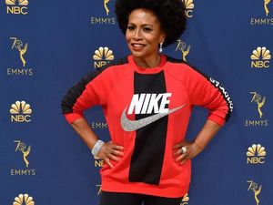 Saat Kontroversi Nike Berlanjut di Karpet Merah Emmy Awards 2018 Saat Kontroversi Nike Berlanjut di Karpet Merah Emmy Awards 2018