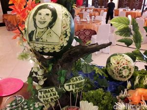 Begini Jadinya Jika Wajah Menteri Susi Diukir di Buah Semangka Begini Jadinya Jika Wajah Menteri Susi Diukir di Buah Semangka