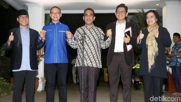 Momen Kubu Prabowo Launching Nama Koalisi Indonesia Adil Makmur