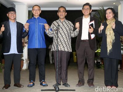 Momen Kubu Prabowo Launching Nama Koalisi Indonesia Adil Makmur