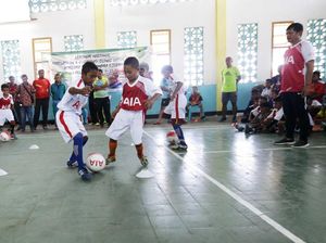 Indra Sjafri Latih Anak-anak Labuan Bajo