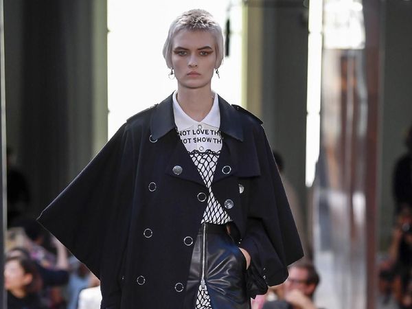 Foto: Burberry Rasa Punk di Tangan Riccardo Tisci