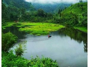 Telaga Kumpe, Kecantikan Tersembunyi dari Banyumas Telaga Kumpe, Kecantikan Tersembunyi dari Banyumas