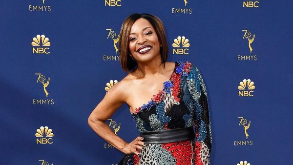 7 Selebriti dengan Gaun Terburuk di Emmy Awards 2018