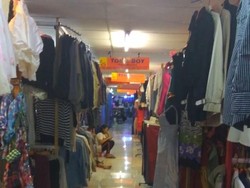 Bangkit dari Kebakaran, Pedagang Baju Senen Bertahan di Pasar Baru