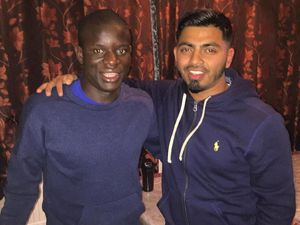 Kante Si Rendah Hati: Pulang dari Masjid, Terima Ajakan ke Rumah Fan