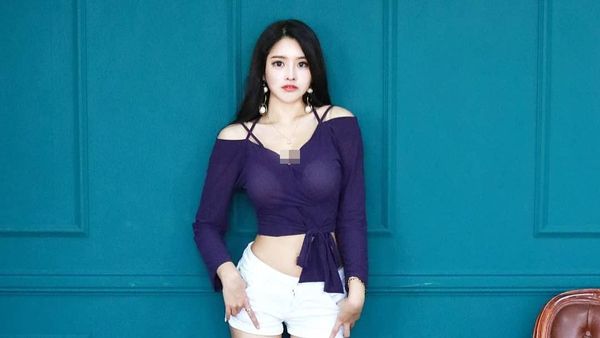 Foto: Gaya Seksi Model Sekaligus Bos Toko Online yang Bikin Jatuh Cinta
