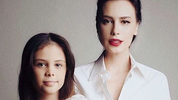 10 Potret Si Cantik Manuella, Fotokopian Sophia Latjuba