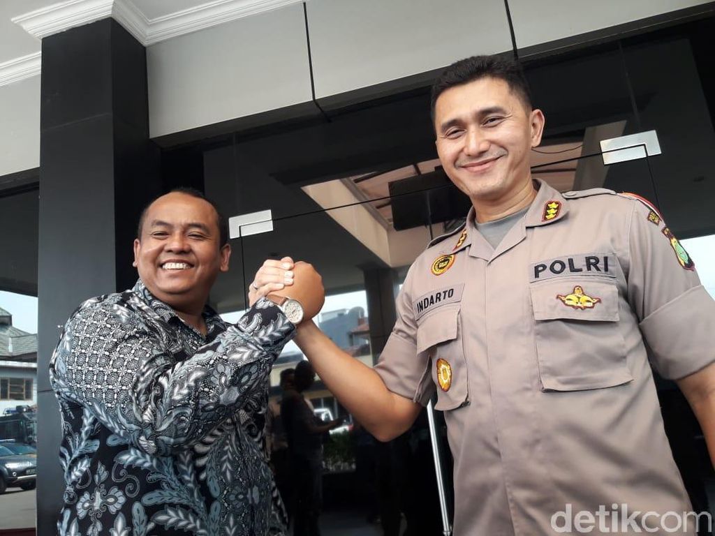 Polres Bekasi Pastikan Tak Ada Calo SIM Berkeliaran Polres Bekasi Pastikan Tak Ada Calo SIM Berkeliaran