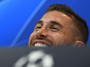 Sikut-Sikutan Ramos dan Lovren di Media Sosial