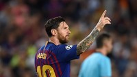 Di posisi kelima ada Lionel Messi yang untuk pertama kalinya dalam sedekade ini tak masuk tiga besar. Kapten Barcelona dan Timnas Argentina itu cuma dipilih oleh 9,81% voter. (Alex Caparros/Getty Images)