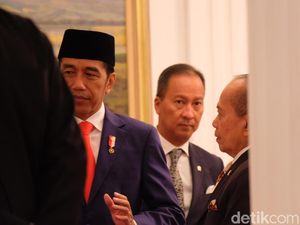 Bertemu Waketum PD, Jokowi Sampaikan Salam Hormat ke SBY Bertemu Waketum PD, Jokowi Sampaikan Salam Hormat ke SBY