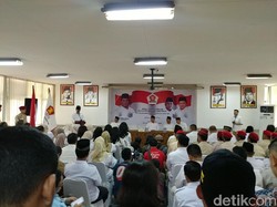 Bahas Urusan Dapur di Gerindra Jabar, Prabowo Minta Wartawan ke Luar