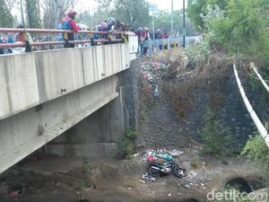 Hindari Kecelakaan, Seorang Biker Tewas Jatuh ke Jurang 10 Meter Hindari Kecelakaan, Seorang Biker Tewas Jatuh ke Jurang 10 Meter