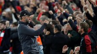 Luapan emosi Juergen Klopp usai gol kemenangan dicetak Roberto Firmino. Liverpool sedang berusaha menyamai catatan musim lalu yakni menjadi finalis Liga Champions. (Carl Recine/Reuters)