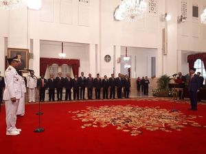 Jokowi Lantik Gubernur NTB Pengganti TGB di Istana Jokowi Lantik Gubernur NTB Pengganti TGB di Istana