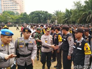 Kapolda Jateng Ingatkan Sanksi Bagi Anggota Yang Tidak Netral Kapolda Jateng Ingatkan Sanksi Bagi Anggota Yang Tidak Netral