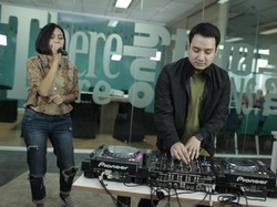 Mendengarkan Cinta Sesaat Midnight Quickie di Summer Love