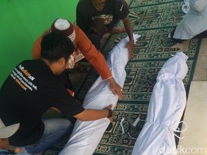 Jasad Mak Anih Penghafal Alquran Tetap Utuh Saat Makamnya Dibongkar Jasad Mak Anih Penghafal Alquran Tetap Utuh Saat Makamnya Dibongkar