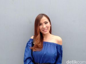 Awal Mula Angela Tee Tahu soal Kandasnya Hubungan Denny-Dita Awal Mula Angela Tee Tahu soal Kandasnya Hubungan Denny-Dita