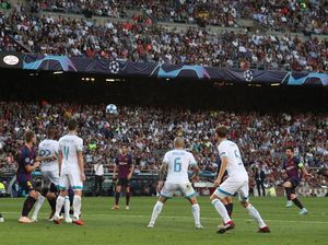 Barcelona Ungguli PSV di Babak Pertama Berkat Tendangan Bebas Messi