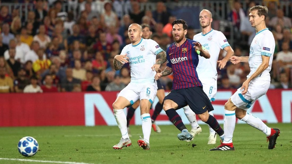 Barcelona saat menang 4-0 atas PSV Eindhoven pada pertemuan pertama (Sergio Perez/Reuters)