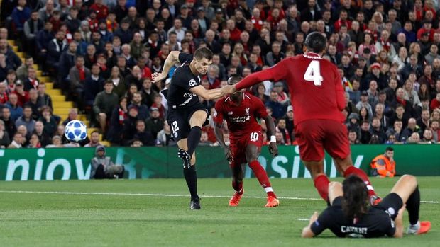 Liverpool kalahkan PSG pada pertemuan pertama di Anfield.